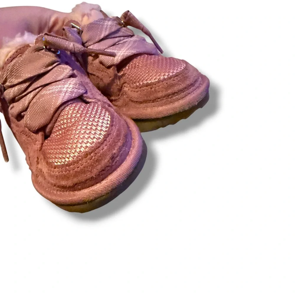 UGG Lowmel Toddler Boots Size 6 Pink Suede‎ Shearling Lace Up Sneakers